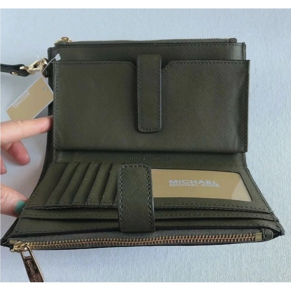 New Michael Kors Jet Set Travel Double zip wristlet wallet Leather Duffle - Picture 4 of 6